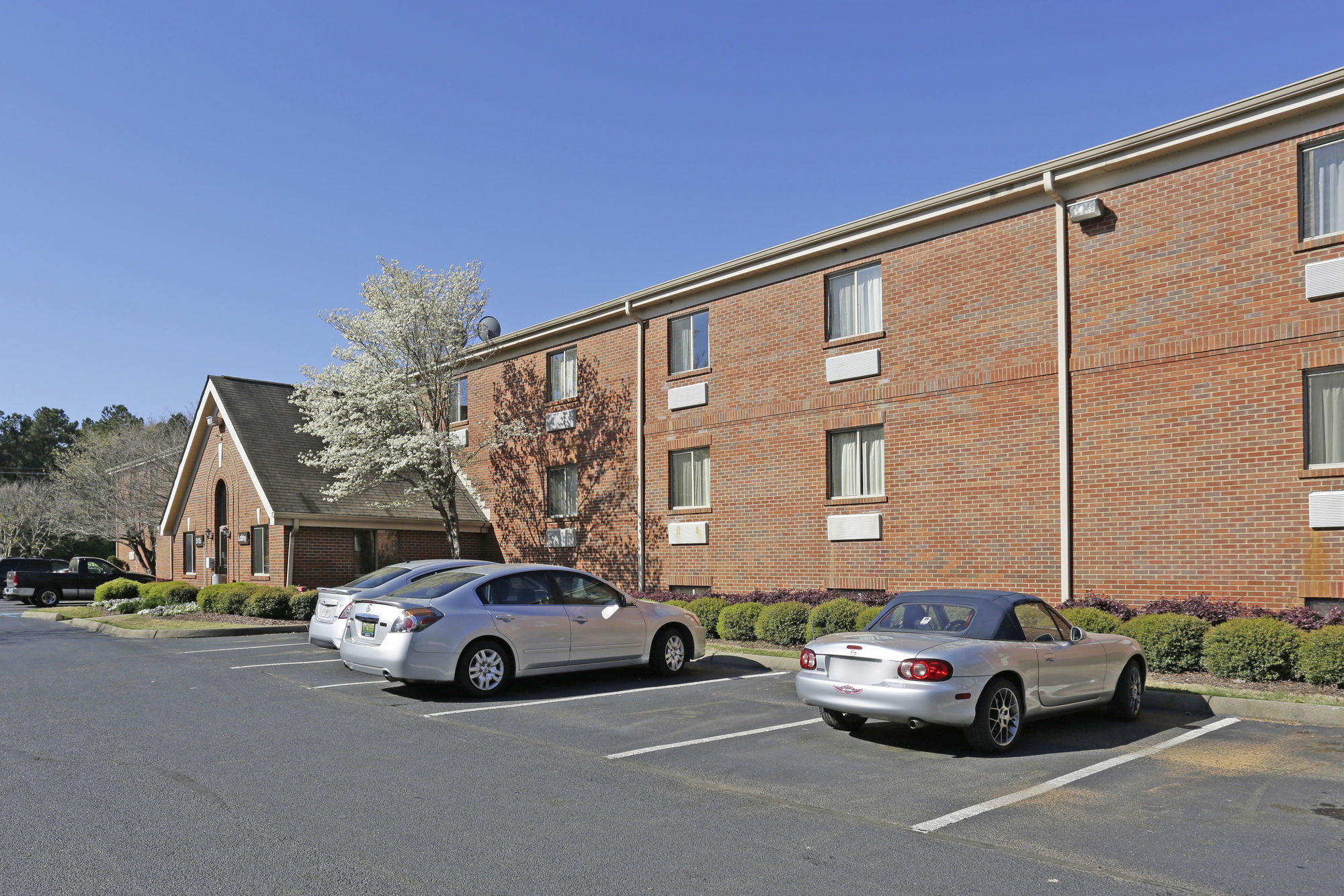 Suburban Studios Montgomery East I-85 Exterior photo